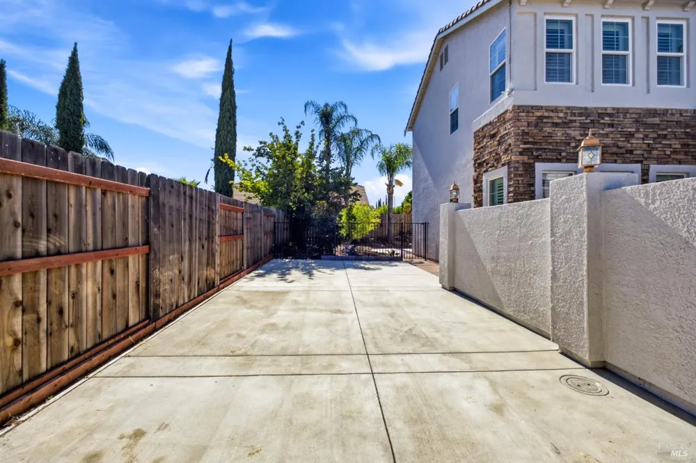 918 Shelter Cove Court Vacaville, CA 95688