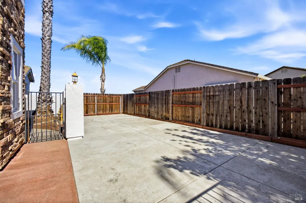 918 Shelter Cove Court Vacaville, CA 95688