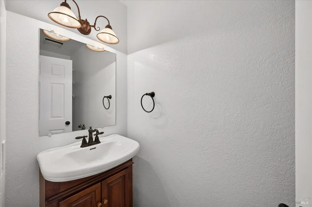2002 Clearview Circle Benicia, CA 94510