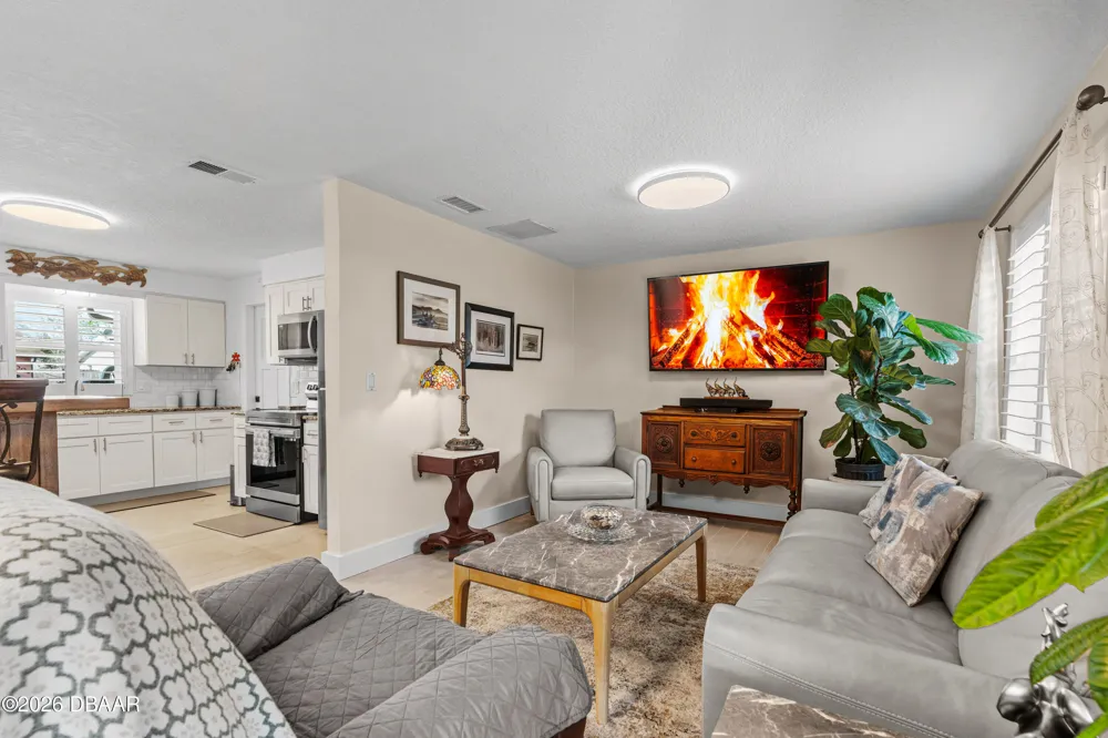 2005 Oriole Lane South Daytona, FL 32119