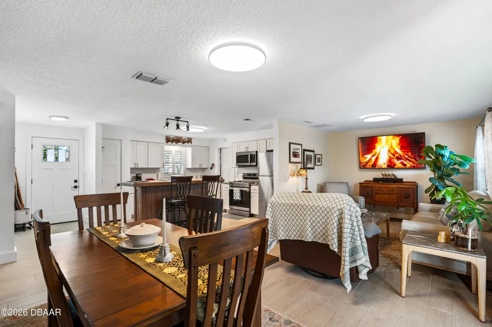 2005 Oriole Lane South Daytona, FL 32119