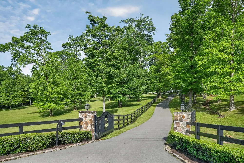 933 John Henry Lewis Road Dunlap, TN 37327
