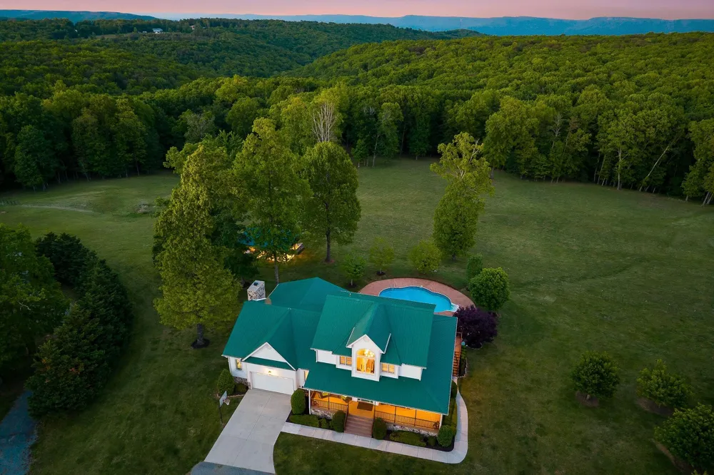 933 John Henry Lewis Road Dunlap, TN 37327