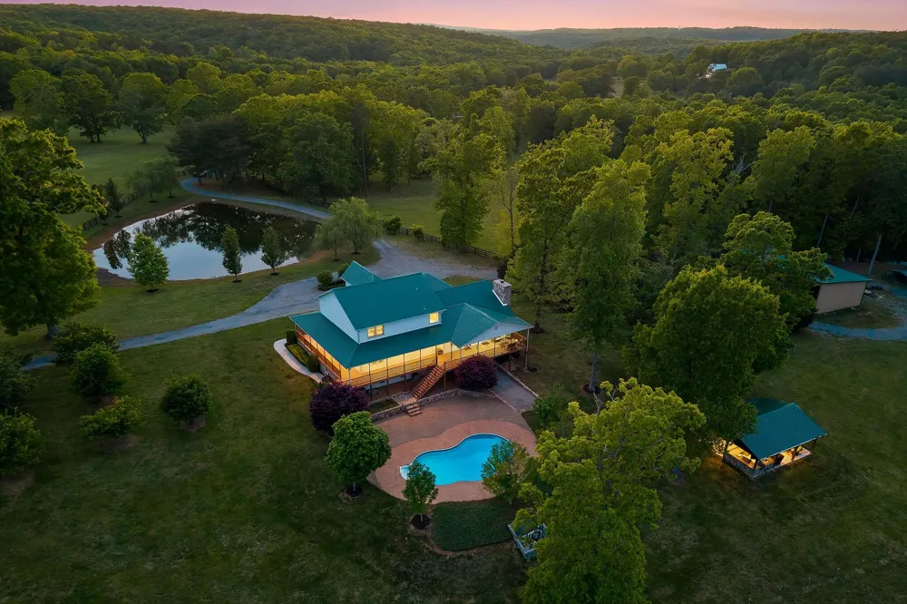 933 John Henry Lewis Road Dunlap, TN 37327