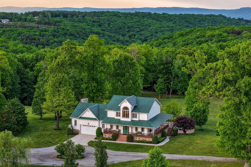 933 John Henry Lewis Road Dunlap, TN 37327