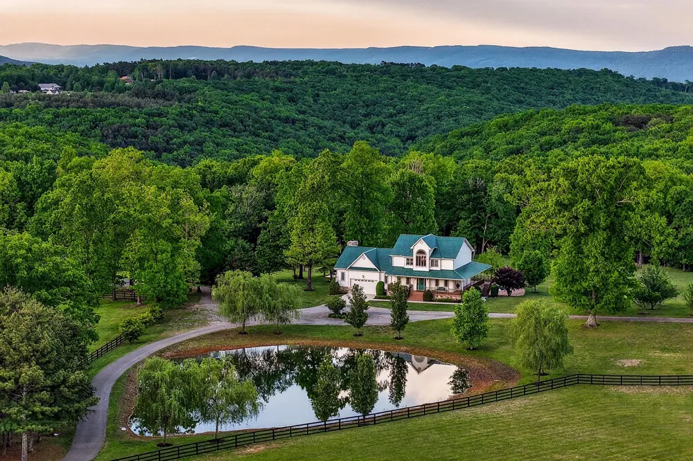 933 John Henry Lewis Road Dunlap, TN 37327