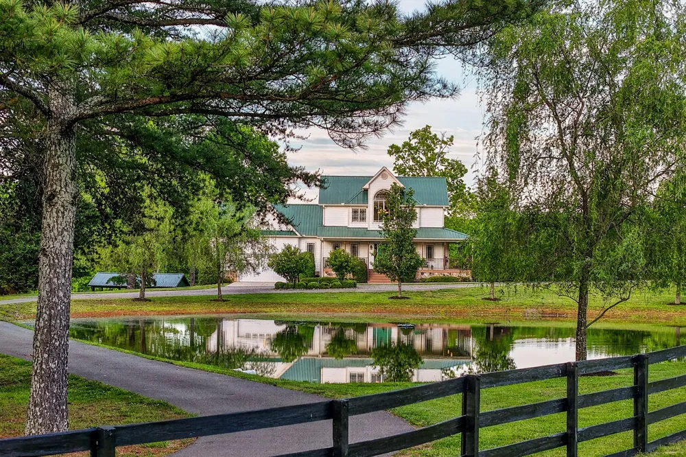 933 John Henry Lewis Road Dunlap, TN 37327