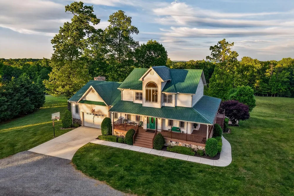 933 John Henry Lewis Road Dunlap, TN 37327