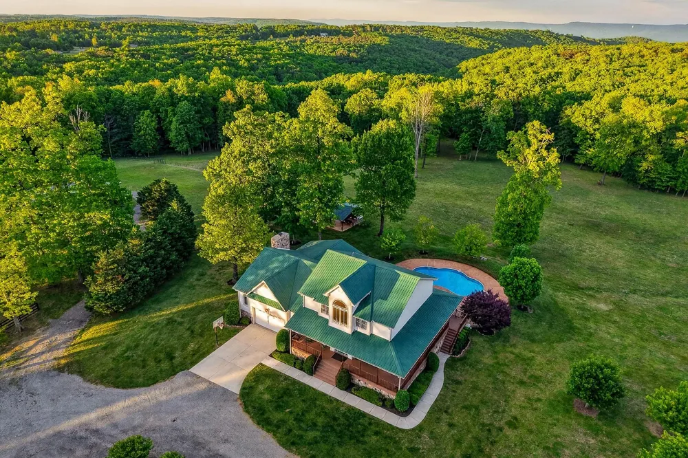 933 John Henry Lewis Road Dunlap, TN 37327