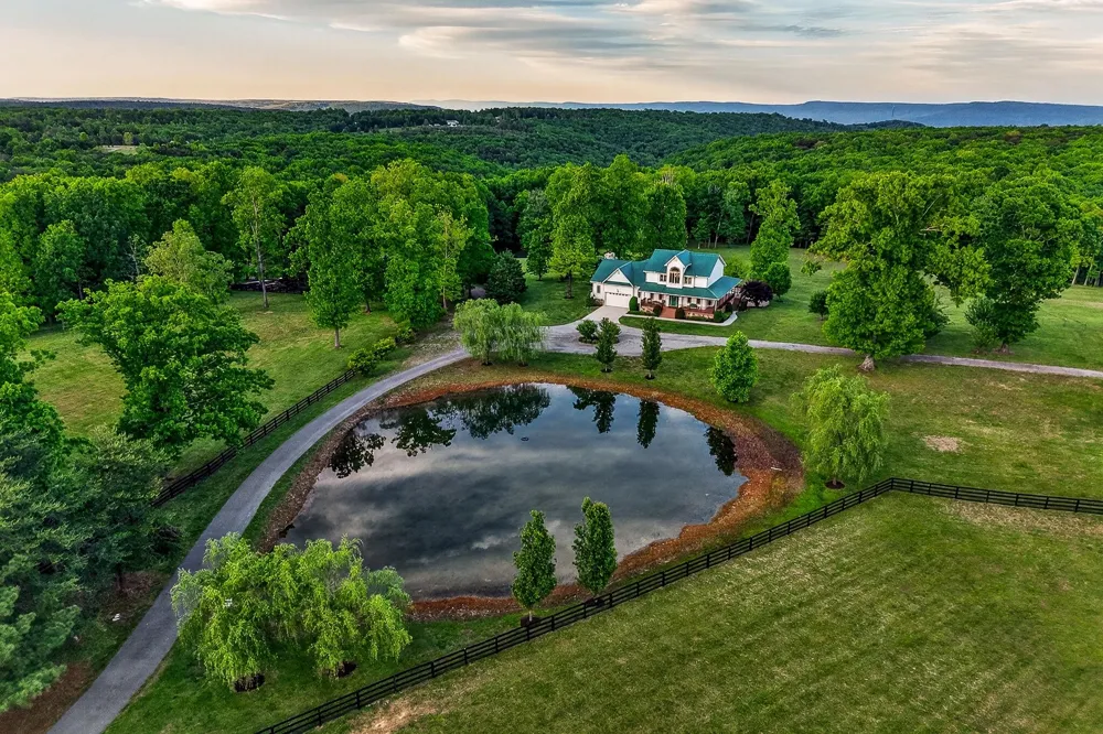 933 John Henry Lewis Road Dunlap, TN 37327