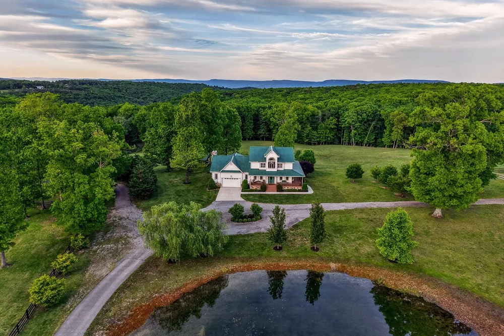 933 John Henry Lewis Road Dunlap, TN 37327
