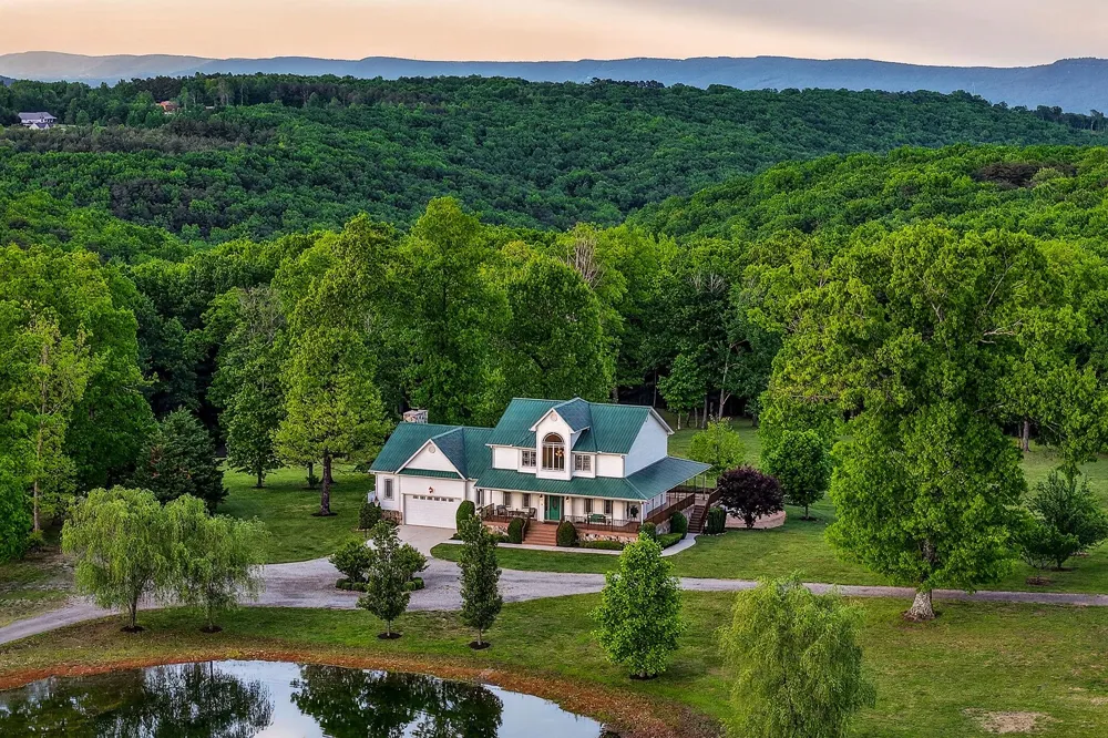 933 John Henry Lewis Road Dunlap, TN 37327