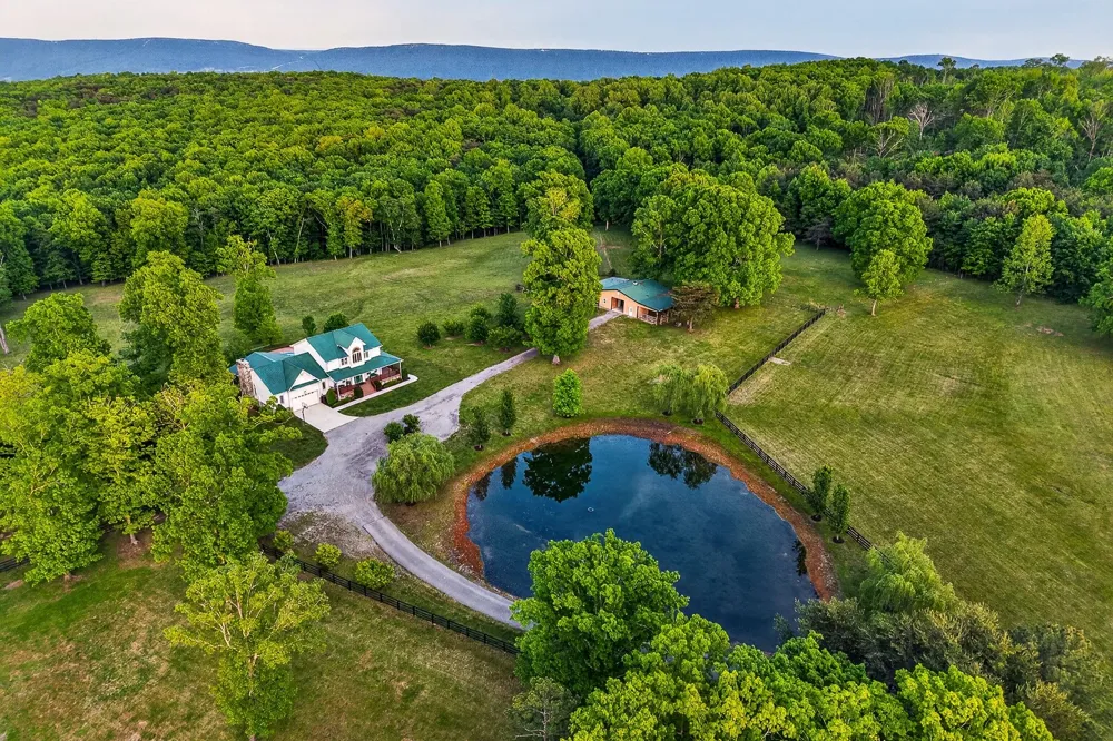 933 John Henry Lewis Road Dunlap, TN 37327
