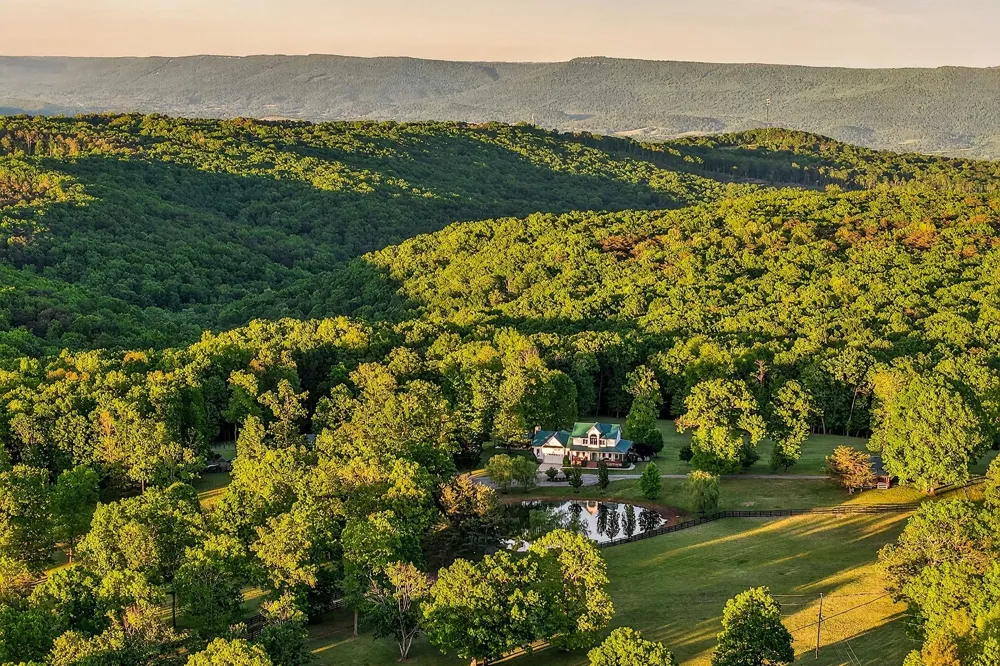 933 John Henry Lewis Road Dunlap, TN 37327