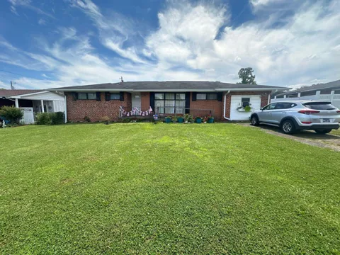 1124 Collins Circle