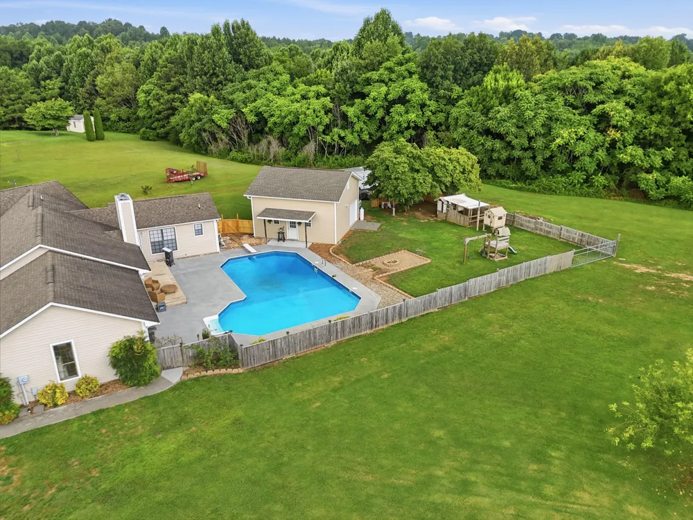 155 County Road 327 Niota, TN 37826