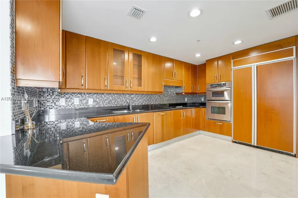 19400 Turnberry Way #321 Aventura, FL 33180