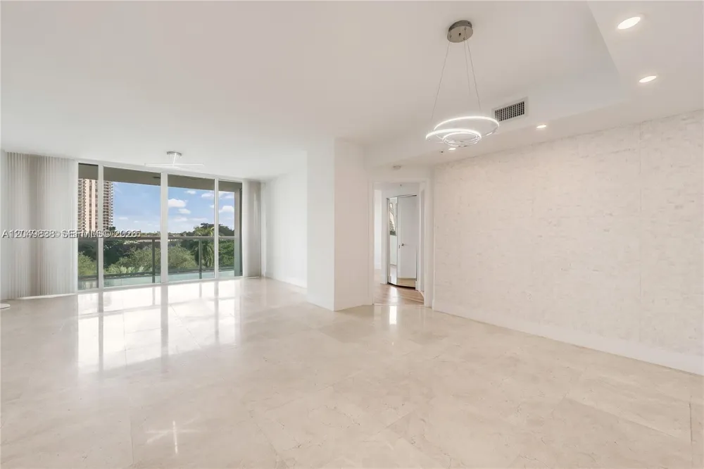 19400 Turnberry Way #321 Aventura, FL 33180