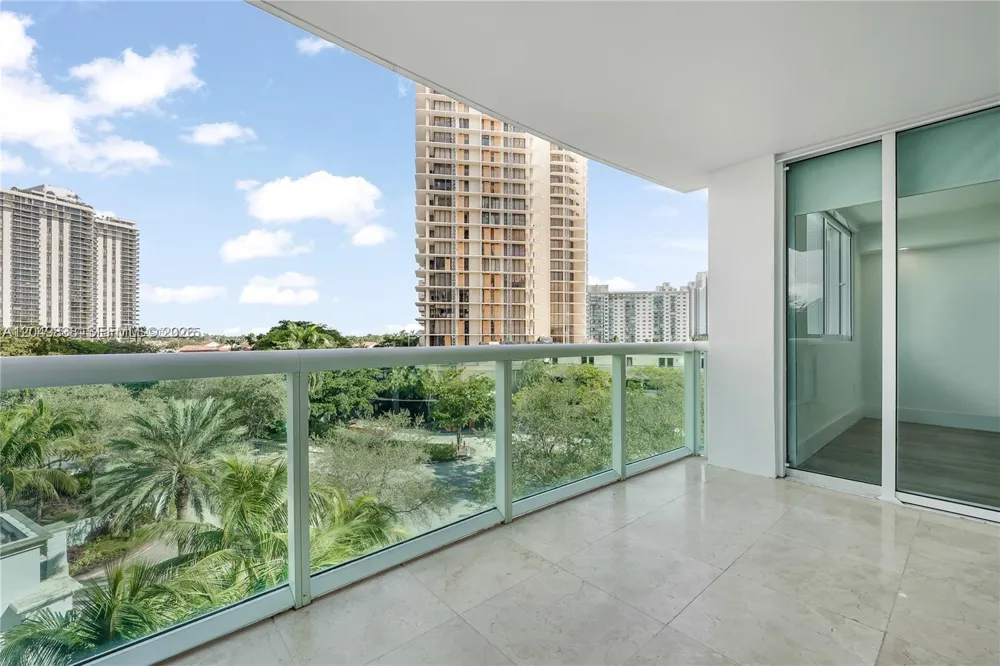 19400 Turnberry Way #321 Aventura, FL 33180