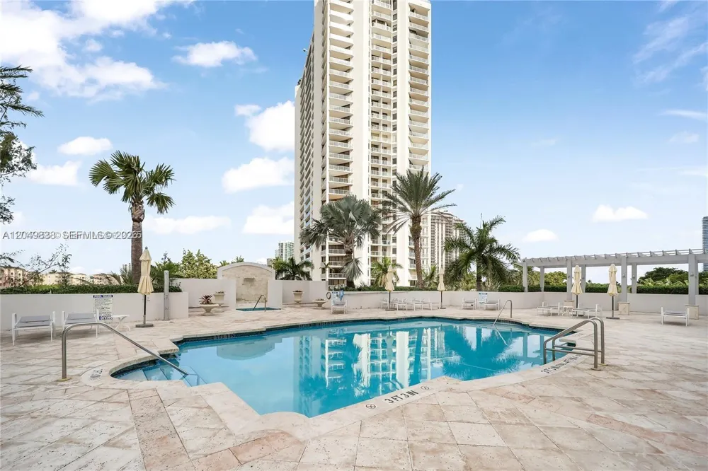 19400 Turnberry Way #321 Aventura, FL 33180