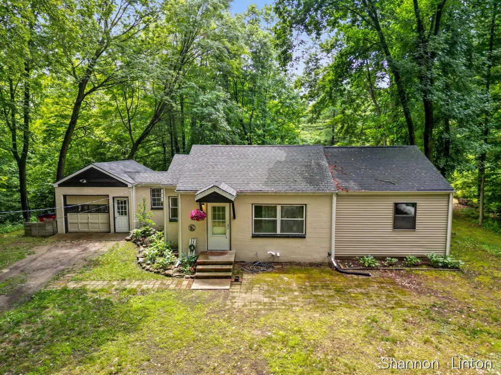 746 W 48th Street Newaygo, MI 49337
