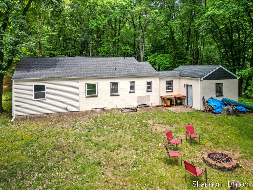 746 W 48th Street Newaygo, MI 49337