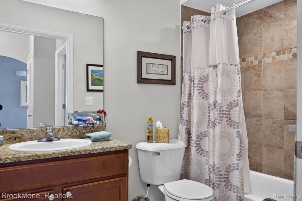 3773 Eagle Creek Drive Shelby Charter Township, MI 48317