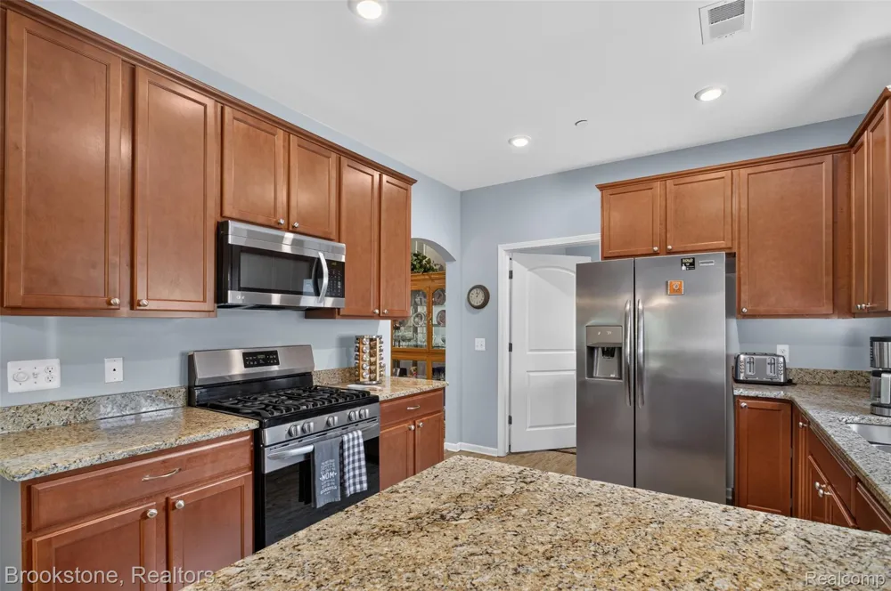 3773 Eagle Creek Drive Shelby Charter Township, MI 48317