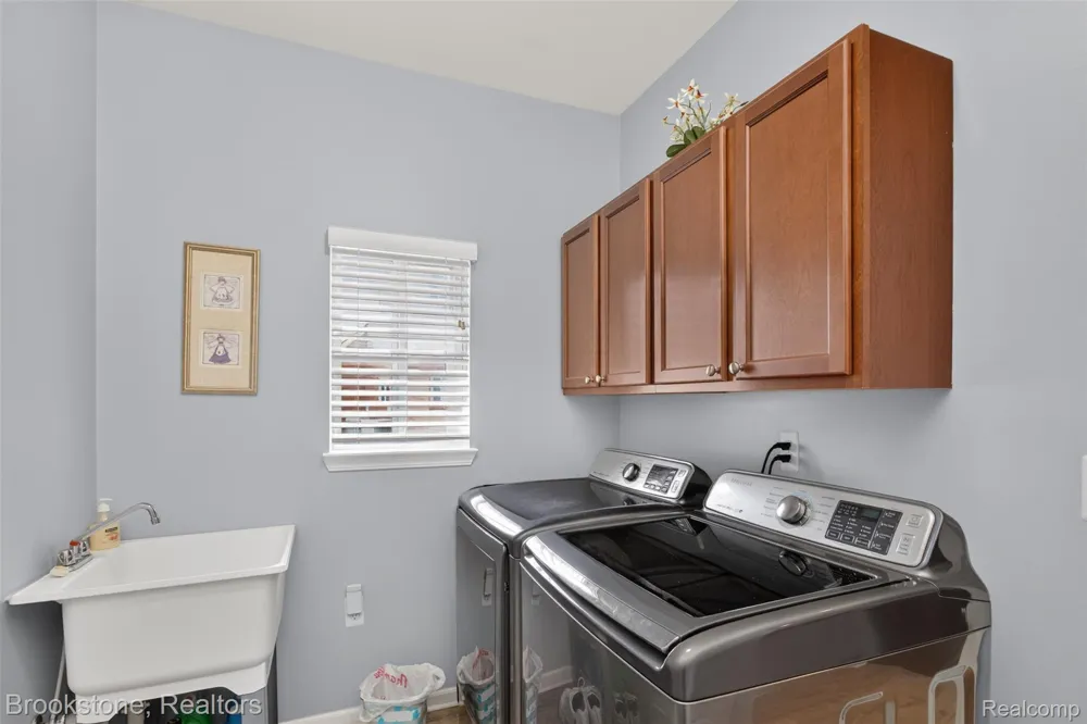 3773 Eagle Creek Drive Shelby Charter Township, MI 48317