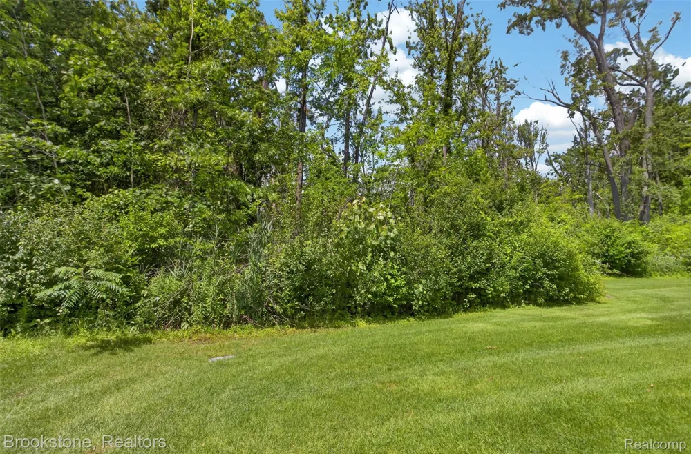 3773 Eagle Creek Drive Shelby Charter Township, MI 48317