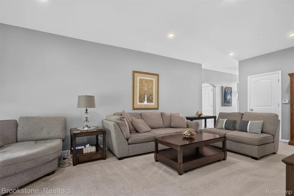 3773 Eagle Creek Drive Shelby Charter Township, MI 48317