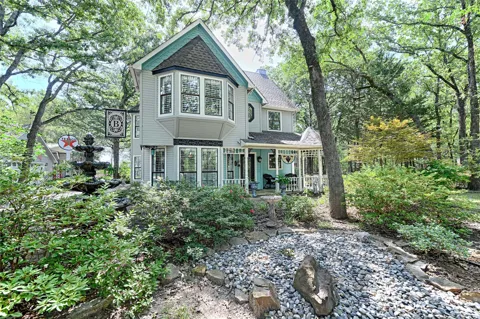 1713 Hollow Way Lane