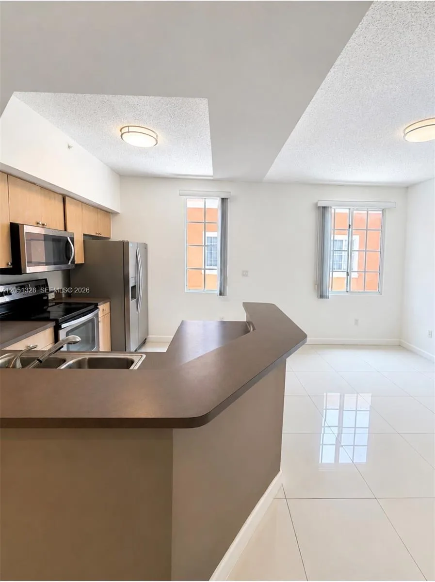 2941 NE 185th St #1311 Aventura, FL 33180