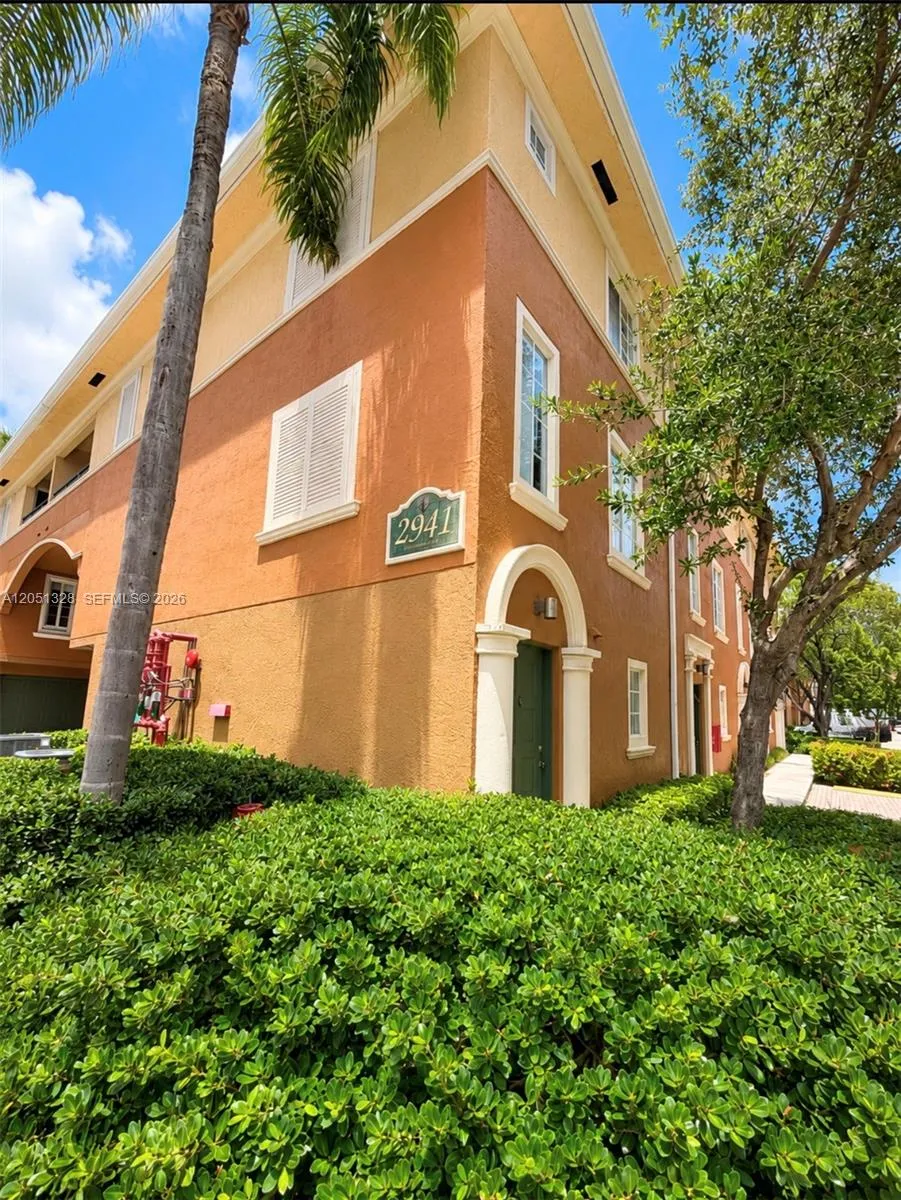 2941 NE 185th St #1311 Aventura, FL 33180