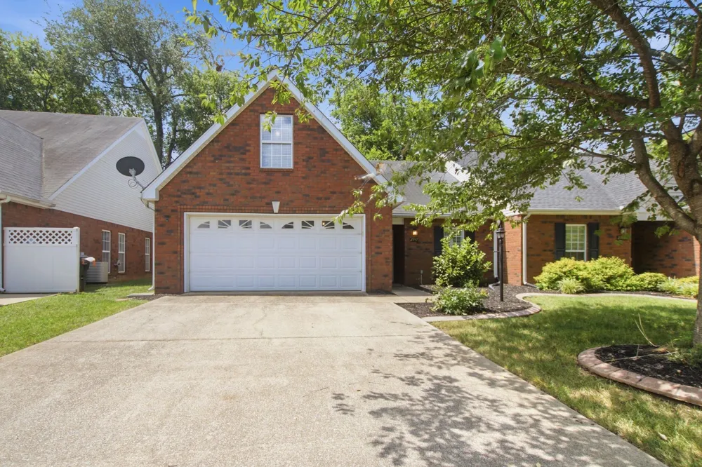 2747 Stonehedge Dr Murfreesboro, TN 37128