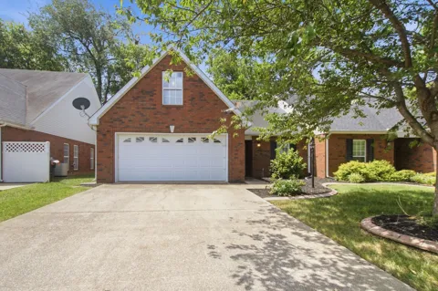 2747 Stonehedge Dr