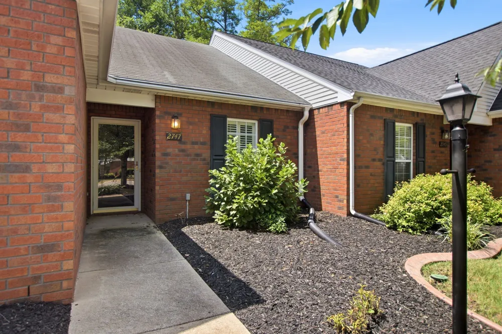 2747 Stonehedge Dr Murfreesboro, TN 37128
