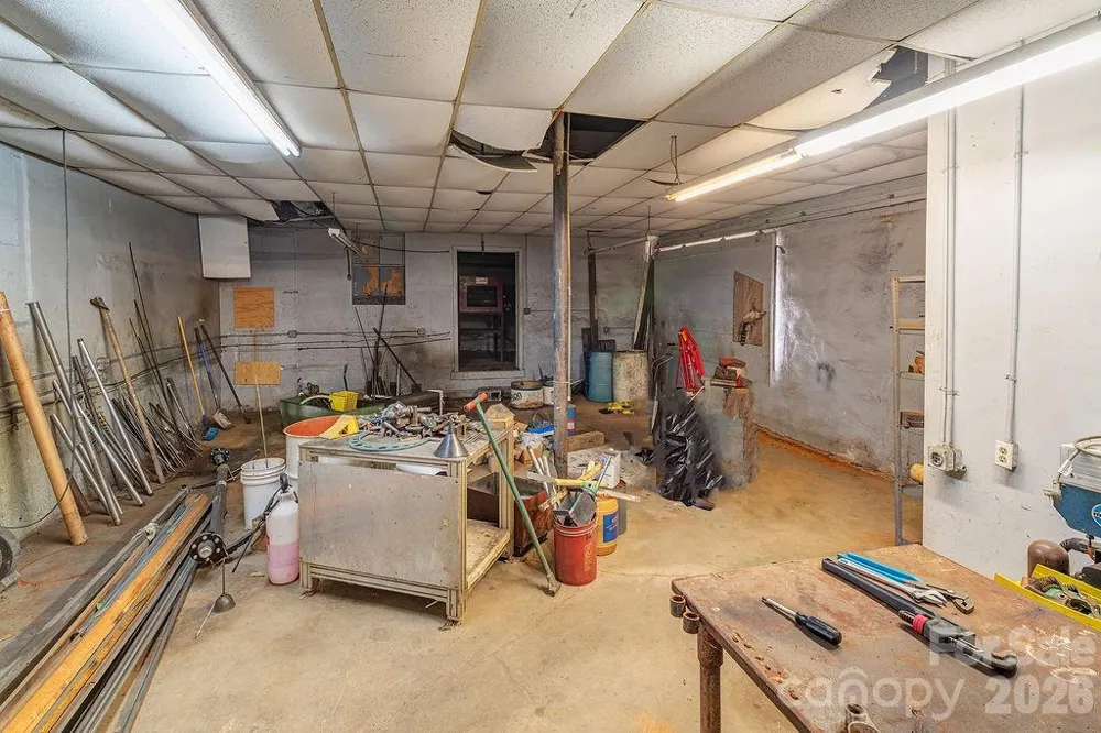 1100-1104 Montreat Road Black Mountain, NC 28711