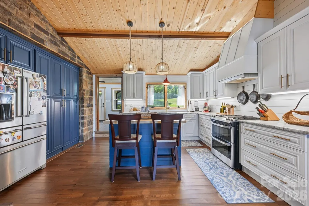 1367 Roundstone Road Sherrills Ford, NC 28673