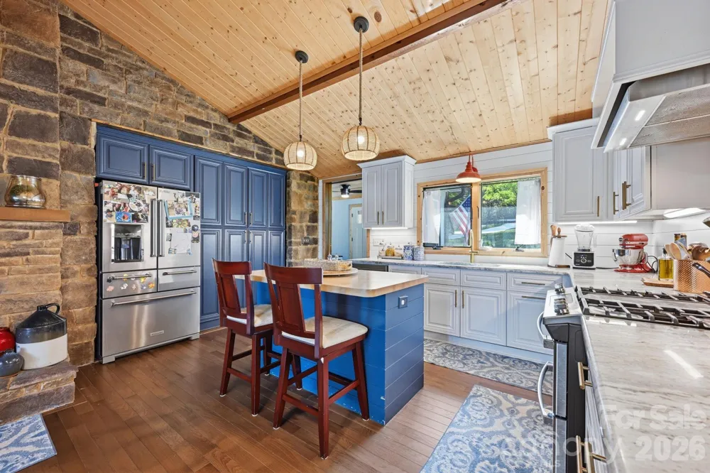1367 Roundstone Road Sherrills Ford, NC 28673