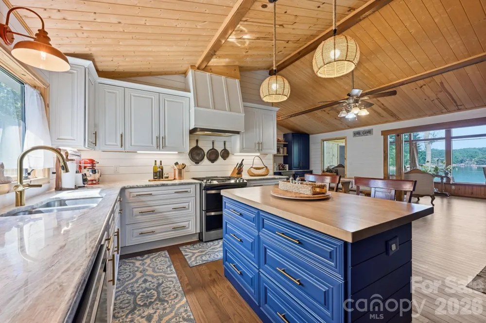 1367 Roundstone Road Sherrills Ford, NC 28673
