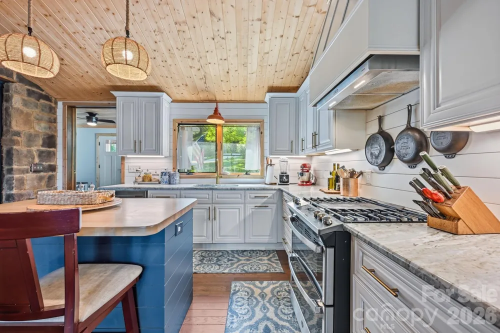 1367 Roundstone Road Sherrills Ford, NC 28673