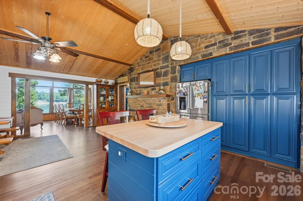 1367 Roundstone Road Sherrills Ford, NC 28673