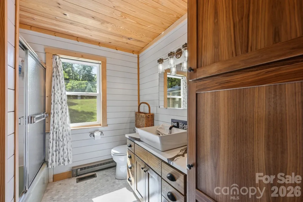 1367 Roundstone Road Sherrills Ford, NC 28673