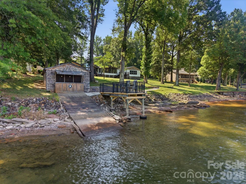 1367 Roundstone Road Sherrills Ford, NC 28673