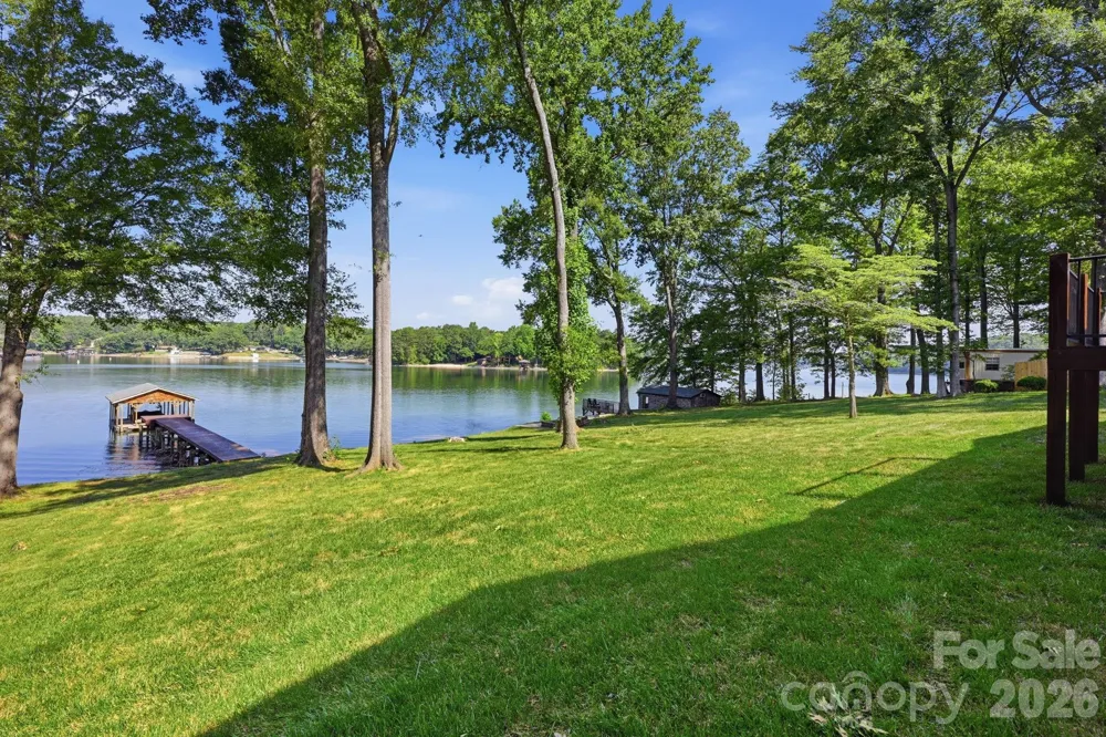 1367 Roundstone Road Sherrills Ford, NC 28673