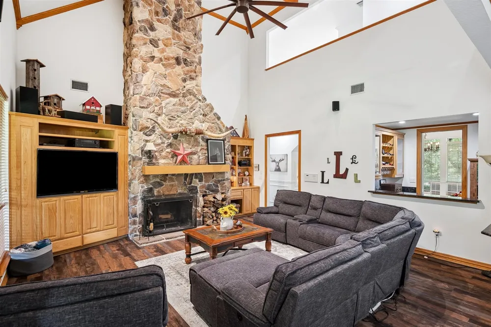 900 Coral Cove Oak Point, TX 75068
