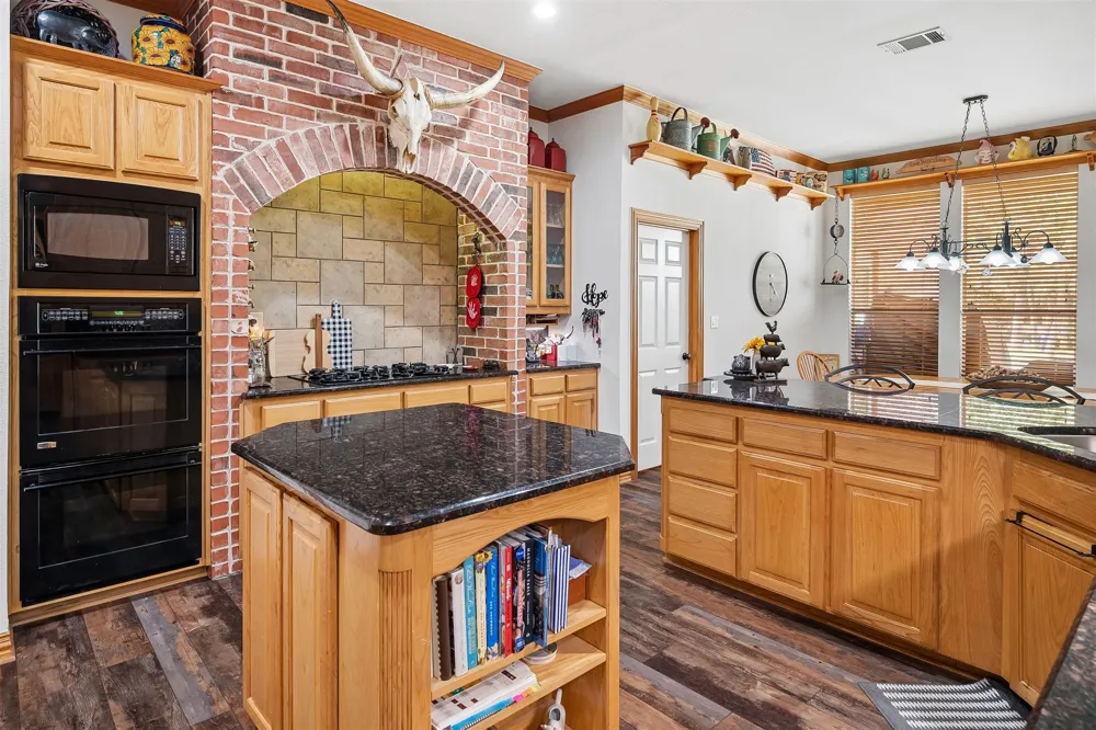 900 Coral Cove Oak Point, TX 75068