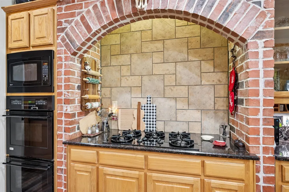 900 Coral Cove Oak Point, TX 75068