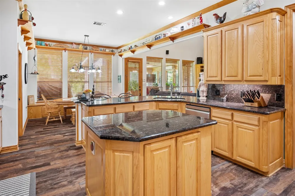900 Coral Cove Oak Point, TX 75068